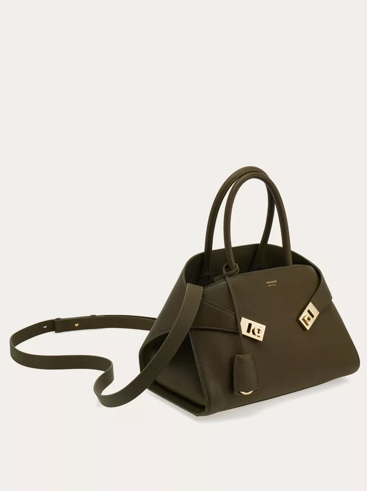 【FERRAGAMO】Hug ハンドバッグ (M) Hug ソフト バイカラー ワンショルダーバッグ(M) - ウィメンズ