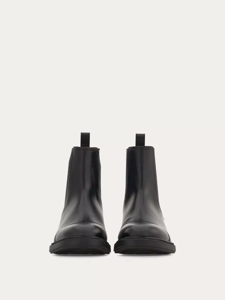 ショートブーツ・ブーティ FERRAGAMO FW22 CHELSEA BOOT (753854_01D515BONE) Chelsea boot - Women | Ferragamo