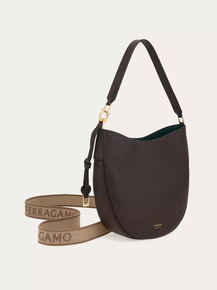 【FERRAGAMO】HOBO M Hobo bag (M) - Women | Ferragamo