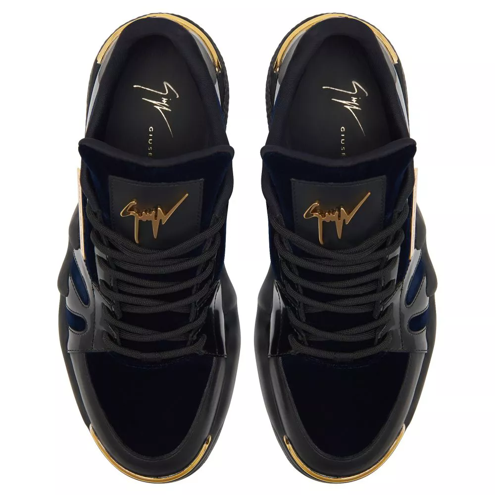 Talon by Giuseppe Zanotti at THE MILE