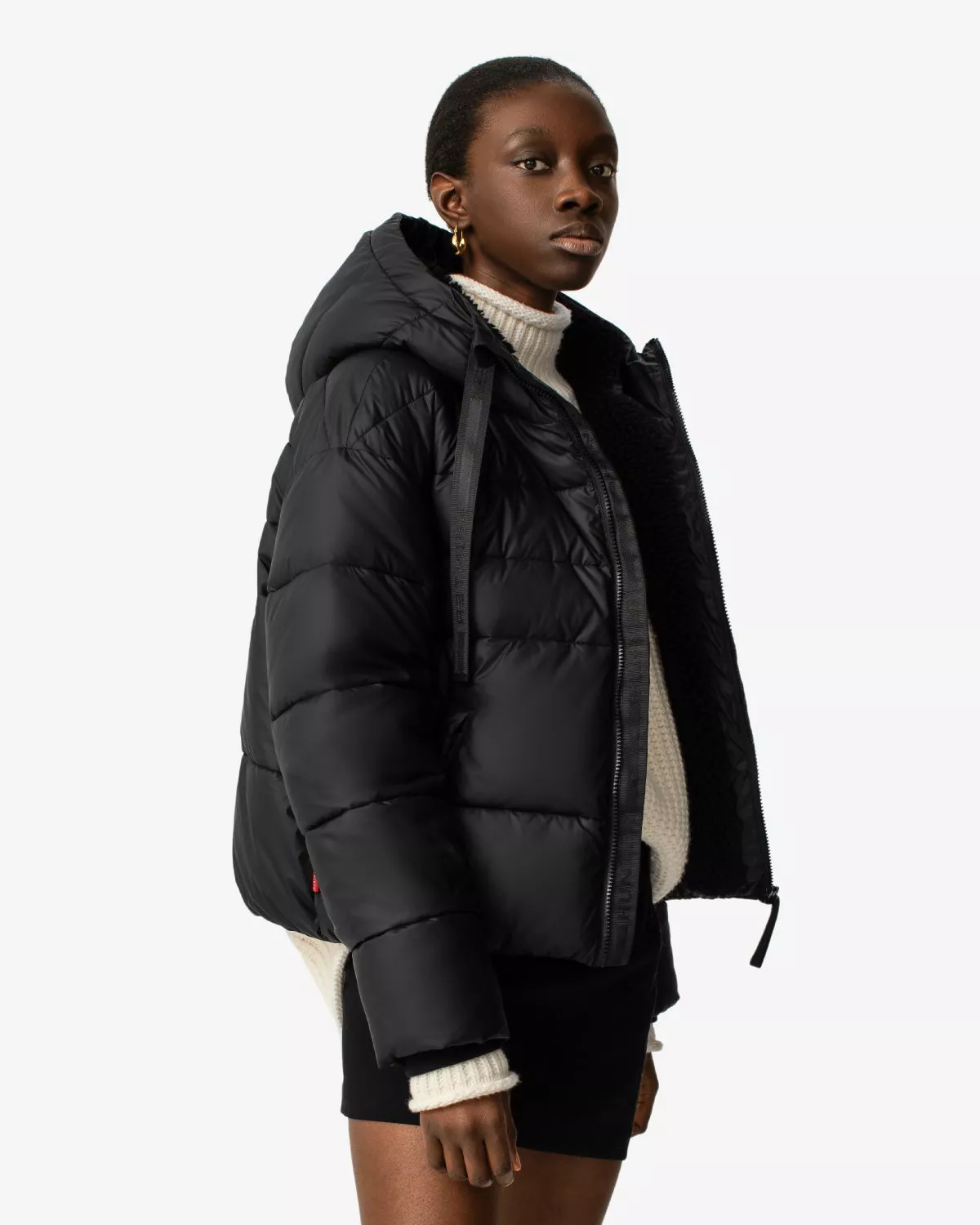 HUNTER WOMENS INTREPID SHORT PUFFERダウンJK Women's Intrepid Insulated Short Puffer Jacket by Hunter at THE MILE