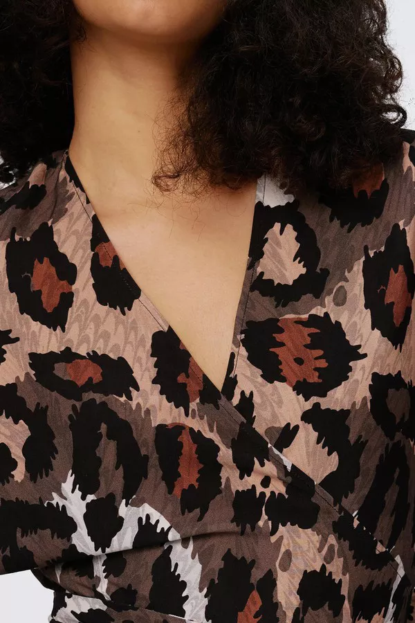 【完売必至】DIANE von FURSTENBERG Babette ミディドレス Babette velvet wrap maxi dress in burgundy - Diane Von