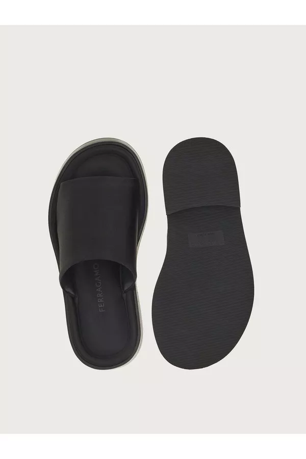 ★Ferragamo★ニューバラプレートストラップスライド W) 프라다 모놀리스 패딩 나파 레더 샌들 화이트 | Prada | KREAM