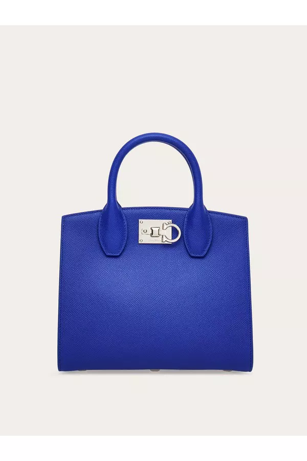 Ferragamo ボクシィズ Boxyz ブルー Ferragamo ボクシィズ Boxyz ブルー - メルカリ