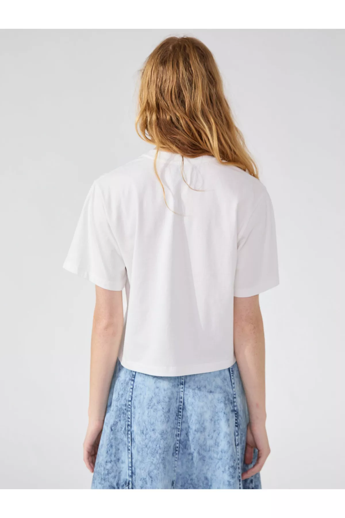 ◆SATUR◆ W Bon Voyage Slim Fit Crop T-Shirt White Bon Voyage Cropped T-Shirt White by Hayley Menzies at THE MILE