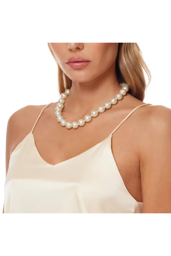 Light Cultura Pearl Necklace by Kenneth Jay Lane at THE MILE