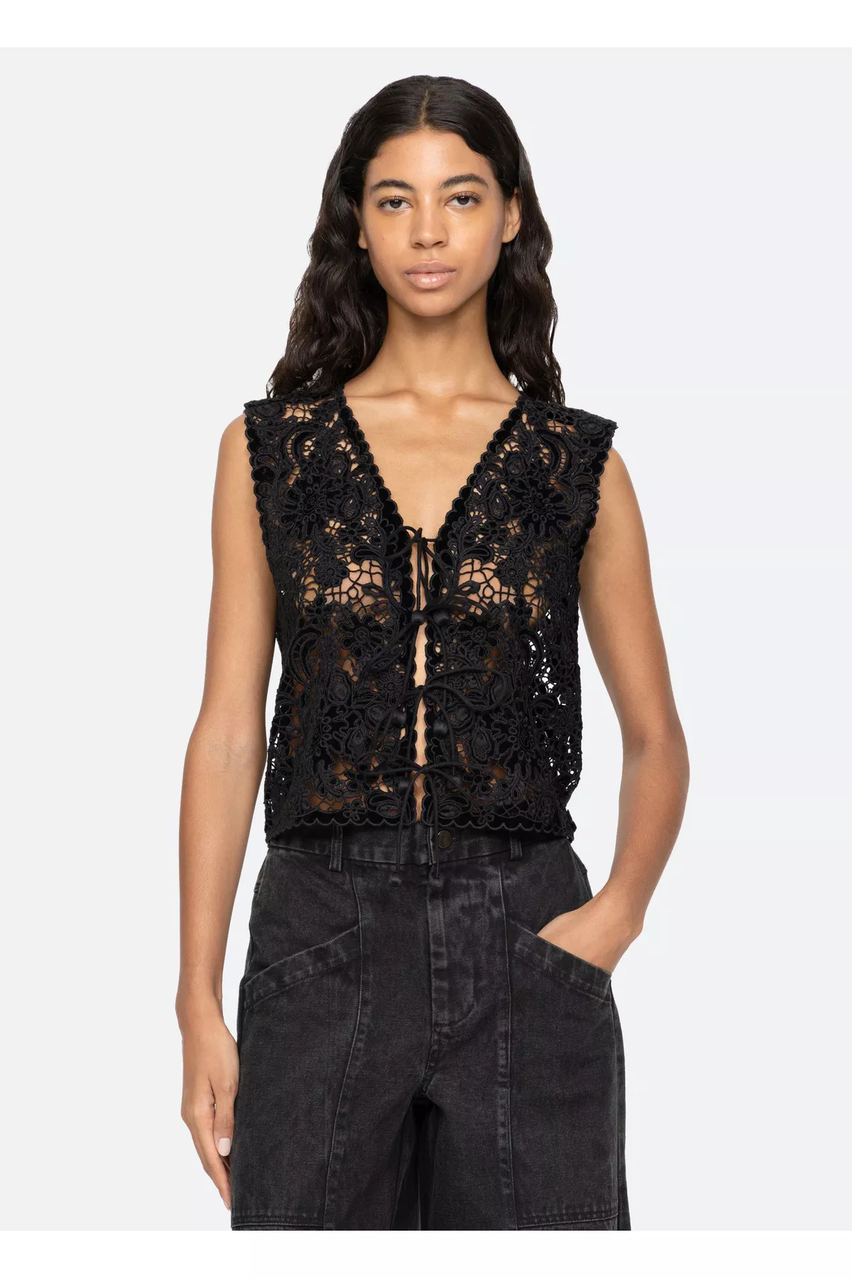 MARTE sahara 美品　Guipure Lace Vest sahara（サハラ）の「Guipure Lace Vest（ベスト）」 - WEAR