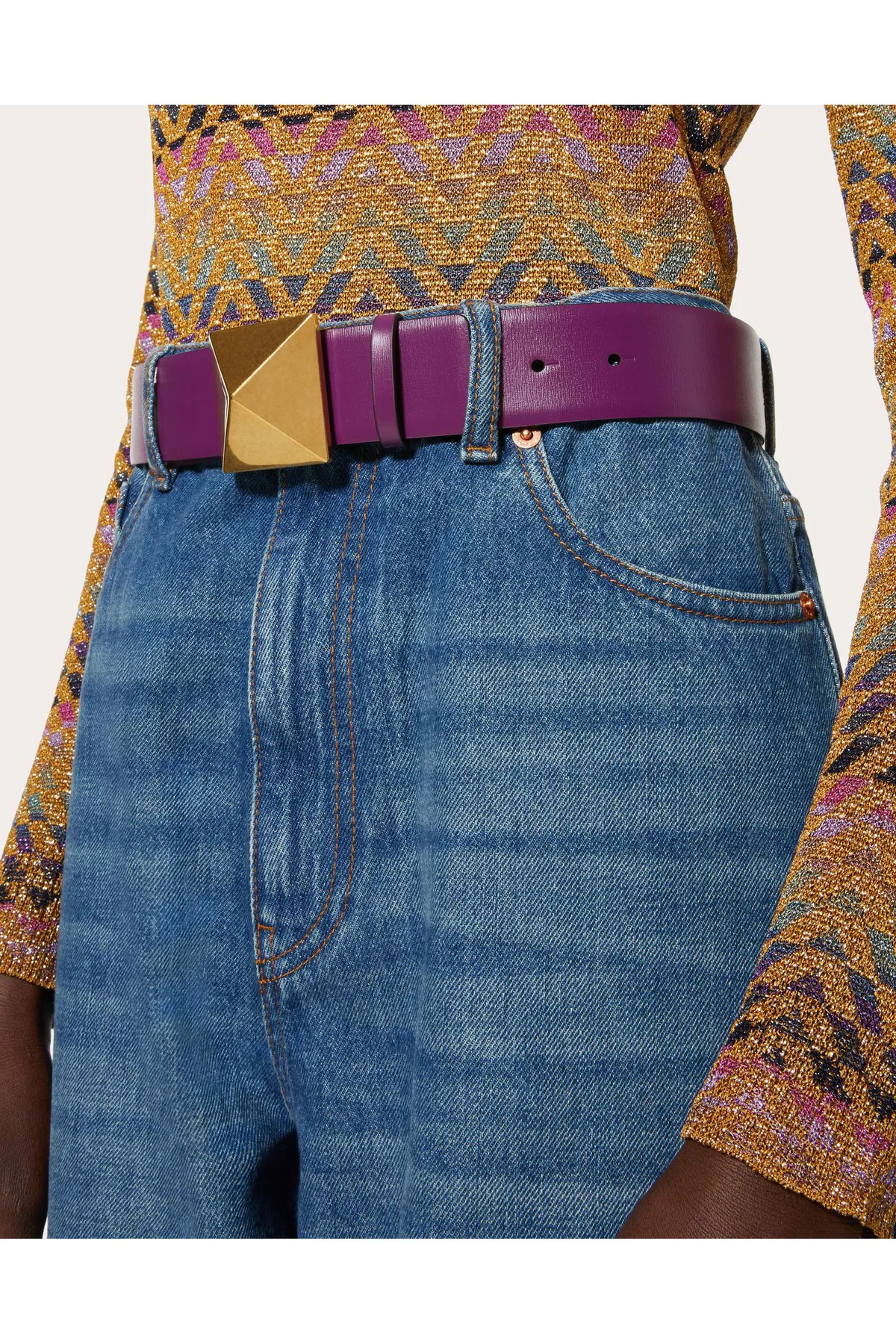 VALENTINO【関税込】ガラヴァーニ ワンスタッズ ベルト 40MM Reversible One Stud Belt In Glossy Calfskin 40 Mm by