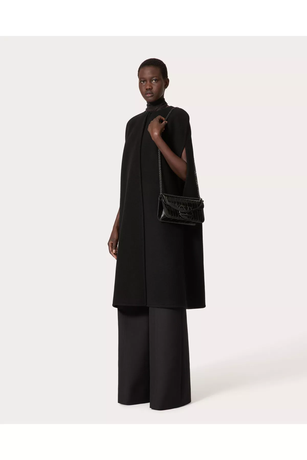【関税＆送料込み】Valentino Garavani Fluffy Cashmere Blend Valentino Garavani Fluffy Cashmere Blend Cape | Saks Fifth