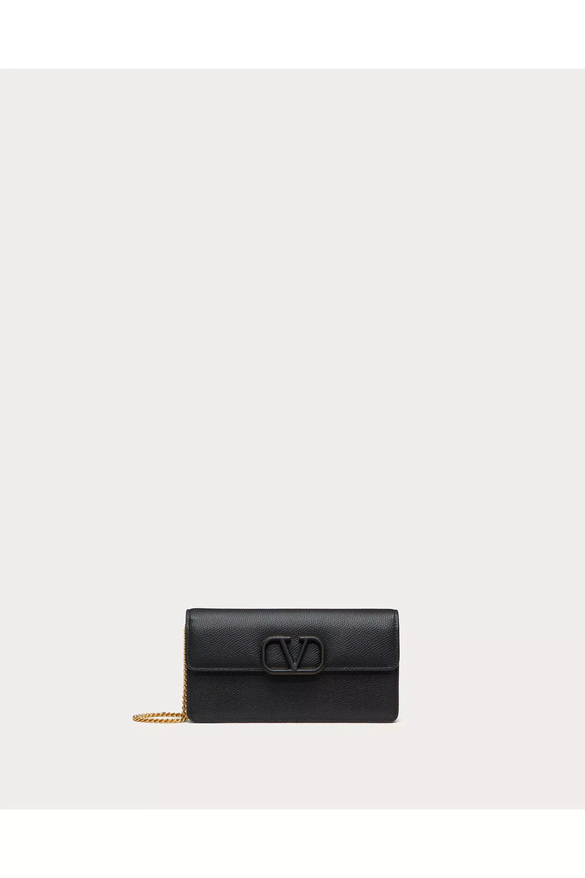 【VALENTINO】VLOGO SIGNATURE GRAINY LEATHER WALLET ON CHAIN Valentino Garavani VLogo Signature Grainy Calfskin Wallet
