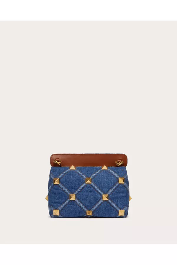 Medium Roman Stud The Shoulder Bag In Denim With Chain by