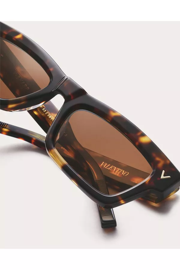 VALENTINO 長方形フレムサンクラス VSHARP VLS134A53BLKGLD Valentino V - SHARP unisex Black Squared Sunglasses